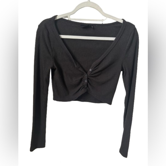 Tops - Out from under black Medium crop long sleeve